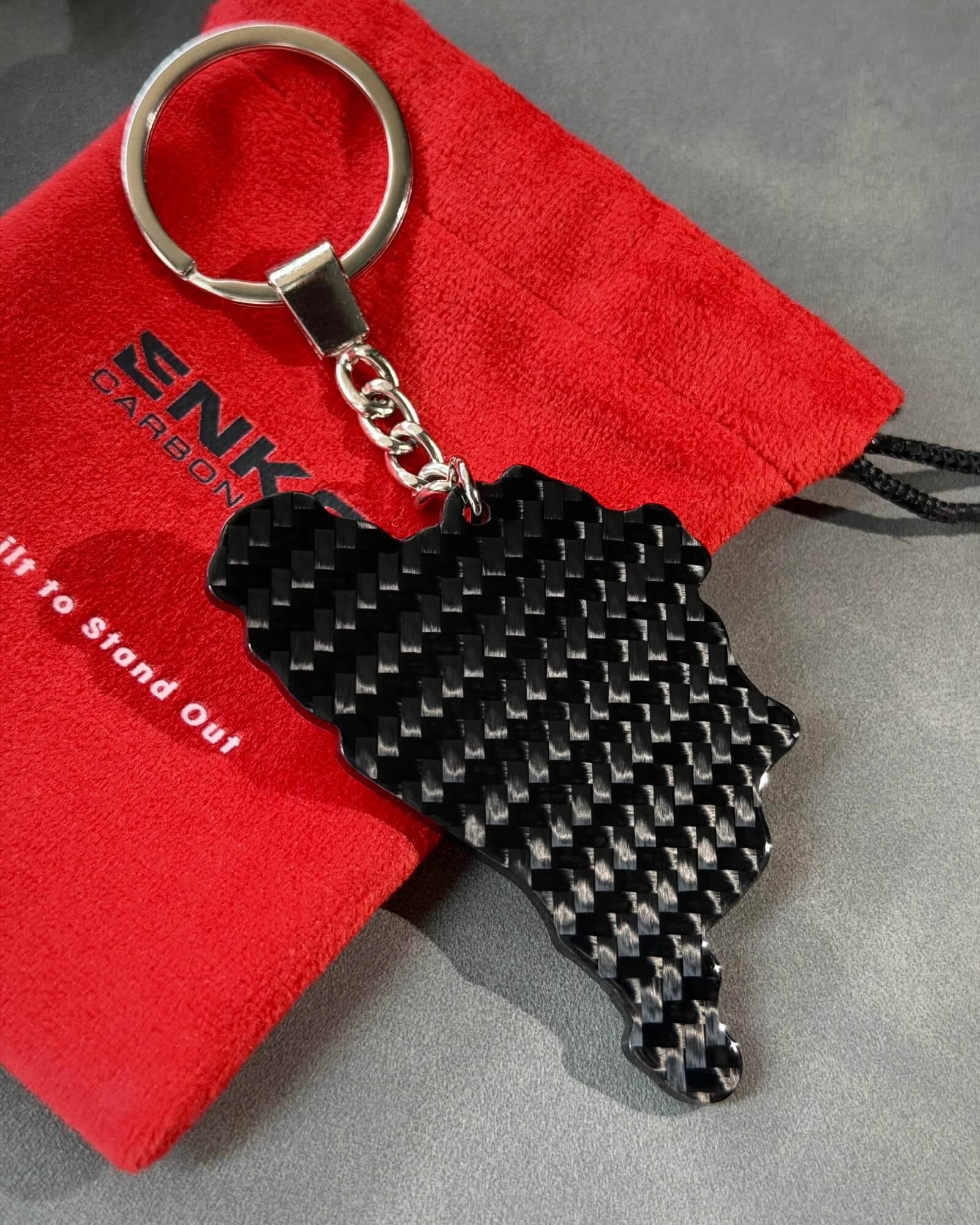 Nürburgring Track — Carbon Keychain